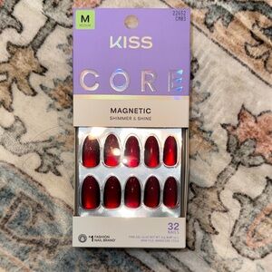 KISS Magnetic Core Nails in Deep Red